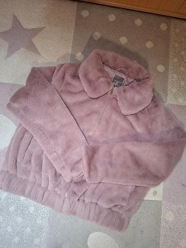 Ženska jakna od veštačkog krzna – Primark - Boja: puder roze/lila - na lalafo.rs — 1 Ženska jakna od veštačkog krzna – Primark - Boja: puder roze/lila - — 1