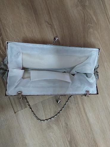 Prodajem novu malu svečanu torbicu,izuzetno elegantna at lalafo.rs — 3 Prodajem novu malu svečanu torbicu,izuzetno elegantna — 3