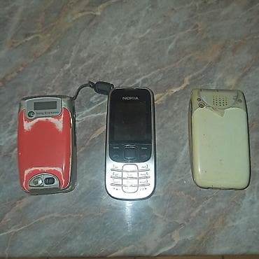 Lot od 3 stara mobilna telefona: - Nokia (klasični candybar sa na lalafo.rs Lot od 3 stara mobilna telefona: - Nokia (klasični candybar sa