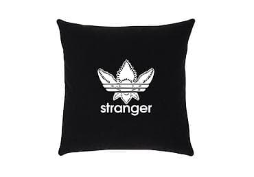 Jastuk crni ili beli sa stampom Stranger things, sasiven je od kepera na lalafo.rs — 1 Jastuk crni ili beli sa stampom Stranger things, sasiven je od kepera — 1