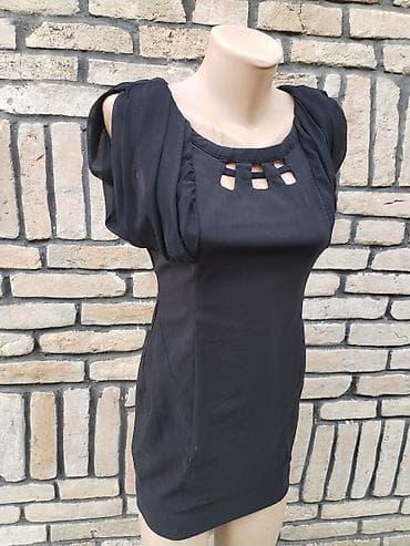 Vero Moda haljina S
Duzina 80 Pazuh po 42 na lalafo.rs — 2 Vero Moda haljina S
Duzina 80 Pazuh po 42 — 2