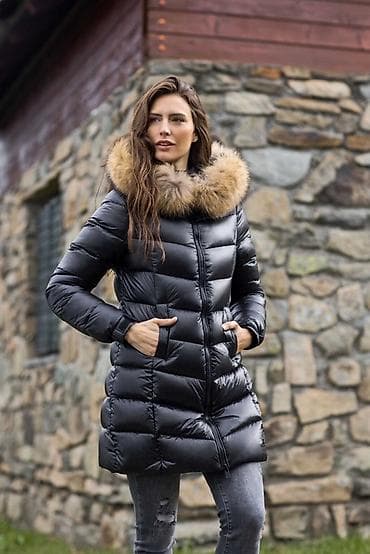 Ženska duga perjana jakna – crna - Elegantna, duga silueta sa na lalafo.rs — 1 Ženska duga perjana jakna – crna - Elegantna, duga silueta sa — 1