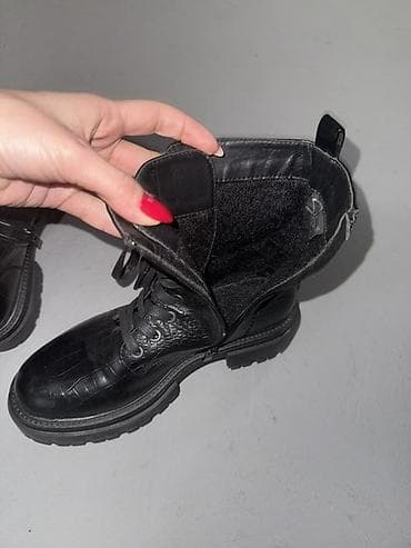 Crne Safran ženske biker/borosane čizme sa vezivanjem. - Gornjište na lalafo.rs — 3 Crne Safran ženske biker/borosane čizme sa vezivanjem. - Gornjište — 3