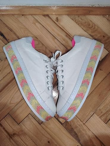 Bele ženske patike Graceland, broj 40. UG 25cm - Model: niske patike na lalafo.rs — 2 Bele ženske patike Graceland, broj 40. UG 25cm - Model: niske patike — 2