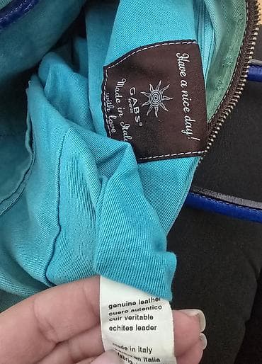 GABS kožna torba. prelepa, šarena, ima zip celom dužinom i širinom na lalafo.rs — 4 GABS kožna torba. prelepa, šarena, ima zip celom dužinom i širinom — 4