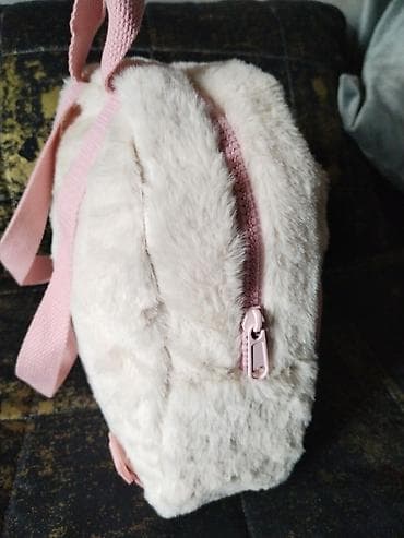 Tedy mekani ranac, pogodan za devojcice.Dimenzije 27x22x8 na lalafo.rs — 3 Tedy mekani ranac, pogodan za devojcice.Dimenzije 27x22x8 — 3