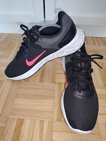 Nike patike za trčanje UG 26,5cm - Model: Nike Revolution (serija sa na lalafo.rs — 3 Nike patike za trčanje UG 26,5cm - Model: Nike Revolution (serija sa — 3