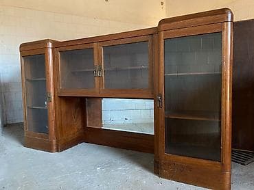 Furniture: Prodajem stilsku vitrinu od punog drveta sa detaljima od mesinga at lalafo.rs — 3 Furniture: Prodajem stilsku vitrinu od punog drveta sa detaljima od mesinga — 3
