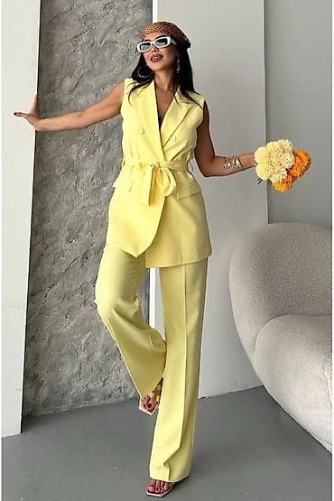 Ženski elegantni komplet – prsluk bez rukava i pantalone - Kroj na lalafo.rs Ženski elegantni komplet – prsluk bez rukava i pantalone - Kroj