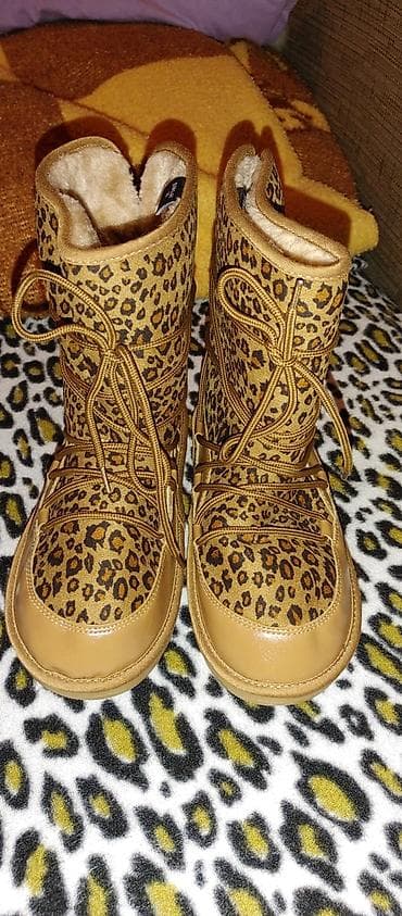 High boots, 35.5, color - Multicolored at lalafo.rs — 2 High boots, 35.5, color - Multicolored — 2