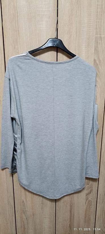 Ženska majica dugih rukava LaGreca. - Boja: siva baza sa printom na na lalafo.rs — 2 Ženska majica dugih rukava LaGreca. - Boja: siva baza sa printom na — 2