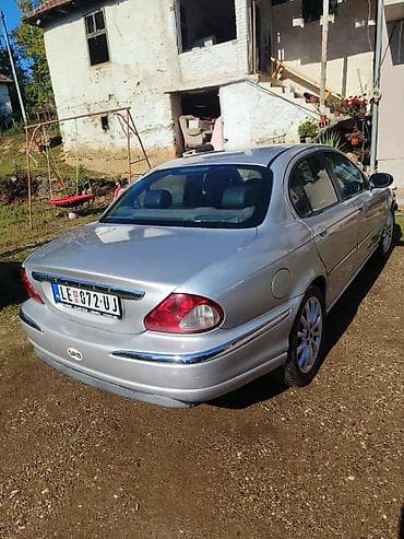 Transport: Jaguar X-Type – luksuzna kožna unutrašnjost, manuelni menjač - Crna at lalafo.rs — 9 Transport: Jaguar X-Type – luksuzna kožna unutrašnjost, manuelni menjač - Crna — 9