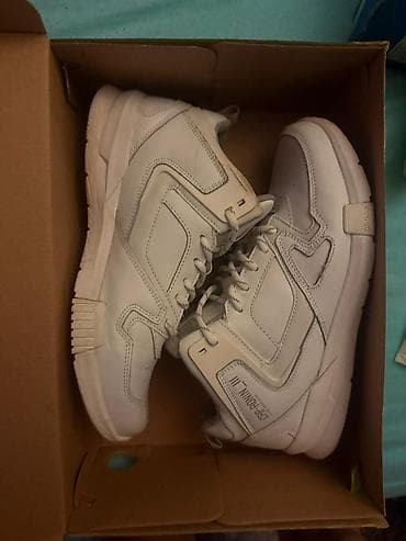 Patike bele Crop 41 1/3
nove na lalafo.rs Patike bele Crop 41 1/3
nove