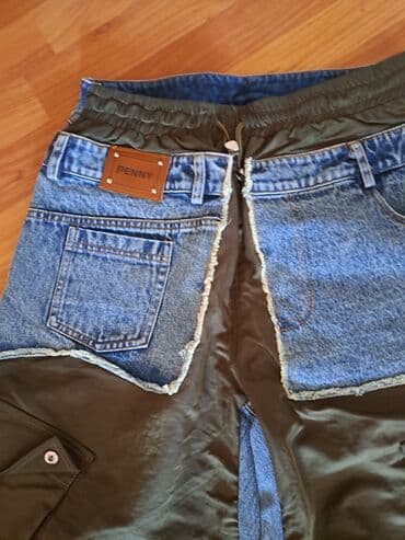 Zenske farmerke, sa maslinasto zelenim detaljima.Siroke na uckur, sa at lalafo.rs Zenske farmerke, sa maslinasto zelenim detaljima.Siroke na uckur, sa