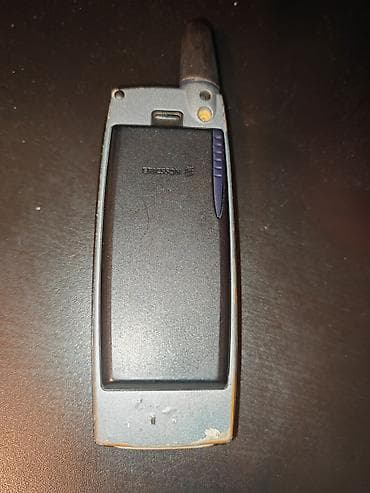 Nepoznato stanje - Model: Ericsson R3 - Dizajn: “flip” poklopac sa na lalafo.rs — 3 Nepoznato stanje - Model: Ericsson R3 - Dizajn: “flip” poklopac sa — 3