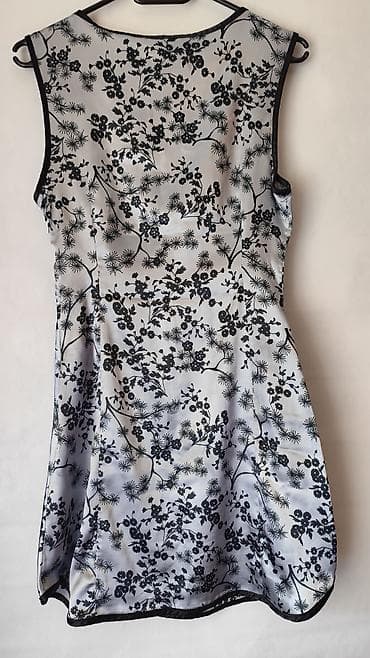 ⚪Zara haljina S( kao svilena) ⚪Prelepa, jako efektna, lep dezen sa na lalafo.rs — 4 ⚪Zara haljina S( kao svilena) ⚪Prelepa, jako efektna, lep dezen sa — 4