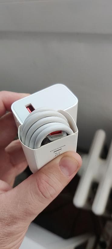 Xiaomi punjac 33w Kuciste i kabal komplet Original Robu mozete na lalafo.rs — 3 Xiaomi punjac 33w Kuciste i kabal komplet Original Robu mozete — 3