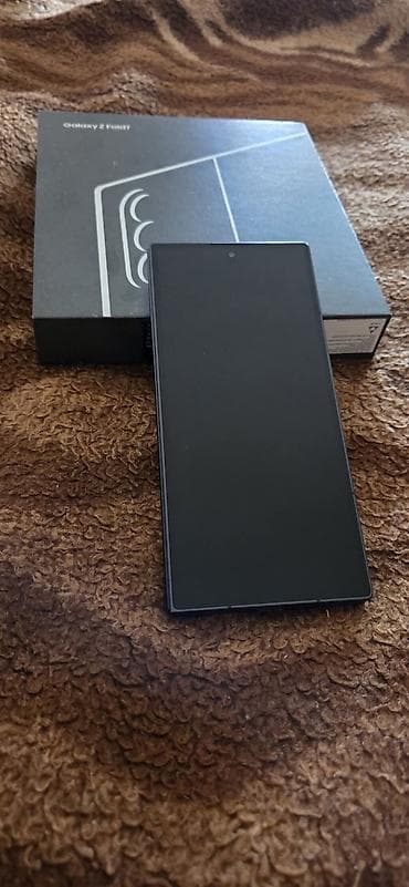 Z fold 7.Telefon 10/10 . Malo koristen . Oreginal brzi punjac . 1,6 na lalafo.rs Z fold 7.Telefon 10/10 . Malo koristen . Oreginal brzi punjac . 1,6