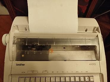 Elektricna pisaca masina Brother. Plasticne zabice koje spajaju na lalafo.rs Elektricna pisaca masina Brother. Plasticne zabice koje spajaju