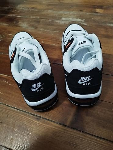 Nike patike brojevi i cena ispisana na slikama na lalafo.rs — 10 Nike patike brojevi i cena ispisana na slikama — 10