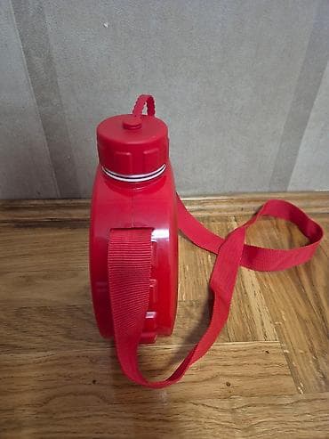 Coca Cola čutura u odličnom stanju, nekorišćena. Visine:20,5 cm i na lalafo.rs Coca Cola čutura u odličnom stanju, nekorišćena. Visine:20,5 cm i