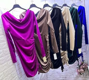 Elegantna ženska mini haljina od mekog baršuna sa spuštenim ramenima na lalafo.rs — 4 Elegantna ženska mini haljina od mekog baršuna sa spuštenim ramenima — 4