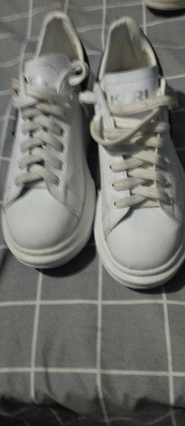 Komplet obuće – 3 para 1) Bele sportske patike - Mrežasti paneli za at lalafo.rs — 9 Komplet obuće – 3 para 1) Bele sportske patike - Mrežasti paneli za — 9