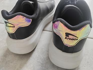 Kronos patike – crne, sa belim debelim đonom i šareno‑reflektujućim na lalafo.rs — 3 Kronos patike – crne, sa belim debelim đonom i šareno‑reflektujućim — 3