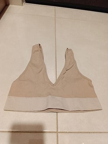 Bešavne ženske top-grudnjake Pompea – set od 3 komada - Model na lalafo.rs — 4 Bešavne ženske top-grudnjake Pompea – set od 3 komada - Model — 4