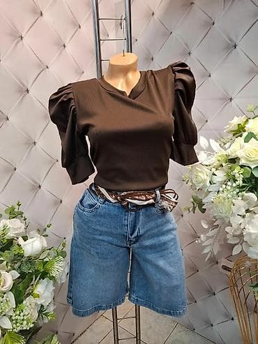 Ženska kombinacija: bluzica + bermude - Bluzica: tamno braon na lalafo.rs Ženska kombinacija: bluzica + bermude - Bluzica: tamno braon