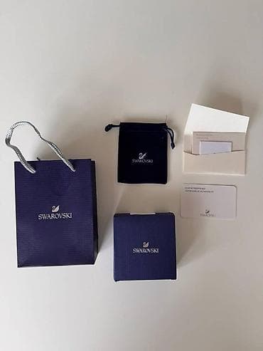 Prodajem Swarovski ogrlicu
Kristali, metal na lalafo.rs — 4 Prodajem Swarovski ogrlicu
Kristali, metal — 4