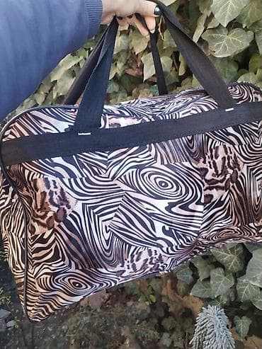 Other: Nike sportska/putna torba – veća, dimenzije 60 x 35 cm. - Dizajn at lalafo.rs — 2 Other: Nike sportska/putna torba – veća, dimenzije 60 x 35 cm. - Dizajn — 2