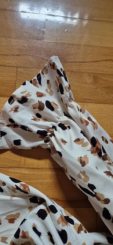 Ženska haljina sa printom u bež, braon i crnim tonovima na beloj na lalafo.rs — 3 Ženska haljina sa printom u bež, braon i crnim tonovima na beloj — 3