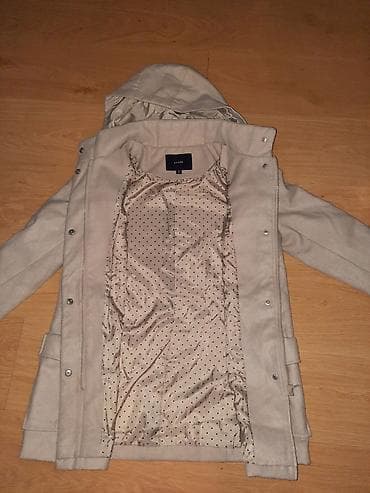 Women's Raincoats: Ženski kaput sa kapuljačom KIABI - Boja: nežno bež - Veličina: EU 40 at lalafo.rs — 5 Women's Raincoats: Ženski kaput sa kapuljačom KIABI - Boja: nežno bež - Veličina: EU 40 — 5