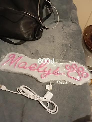 Ormari: LED neonski natpis “Maelys” sa motivom otiska šape. - Boja svetla na lalafo.rs — 2 Ormari: LED neonski natpis “Maelys” sa motivom otiska šape. - Boja svetla — 2