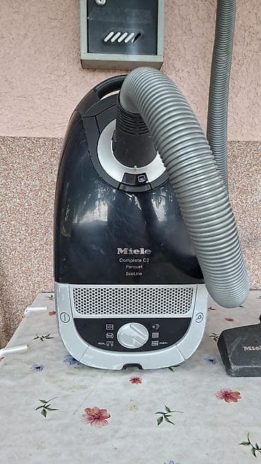 Miele usisivač sa kesom – model Complete C2 Parquet EcoLine - Snažan na lalafo.rs — 5 Miele usisivač sa kesom – model Complete C2 Parquet EcoLine - Snažan — 5