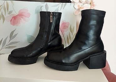 Crne ženske ankle čizme sa debljom kvadratnom blok petom. - na lalafo.rs — 4 Crne ženske ankle čizme sa debljom kvadratnom blok petom. - — 4