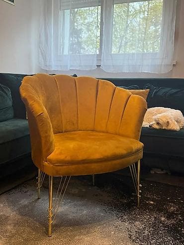 Fotelja “shell” dizajna sa zlatnim nogarama Cena seta 435€ - Tip na lalafo.rs — 2 Fotelja “shell” dizajna sa zlatnim nogarama Cena seta 435€ - Tip — 2