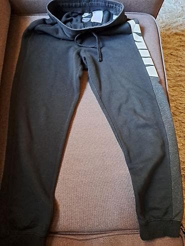 Nike, 146-152, Bez dezena na lalafo.rs Nike, 146-152, Bez dezena