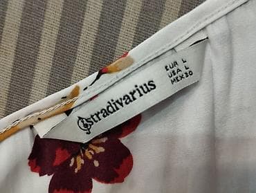 Stradivarijus cvetna bluzica L veličina Jako lep kroj, prijatna za na lalafo.rs — 4 Stradivarijus cvetna bluzica L veličina Jako lep kroj, prijatna za — 4