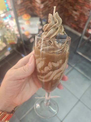 Dekorativna sveća u čaši – izgled ledene kafe sa šlagom - Ručno na lalafo.rs — 5 Dekorativna sveća u čaši – izgled ledene kafe sa šlagom - Ručno — 5