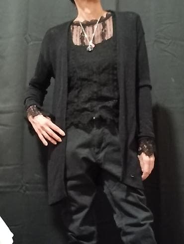 pantalone butiku ali: Crne ženske pantalone sa modernim, lagano spuštenim strukom i užim na lalafo.rs — 2 pantalone butiku ali: Crne ženske pantalone sa modernim, lagano spuštenim strukom i užim — 2