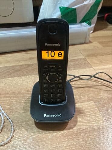 Panasonic bežični fiksni telefon sa bazom i punjačem. - Kompaktna at lalafo.rs Panasonic bežični fiksni telefon sa bazom i punjačem. - Kompaktna