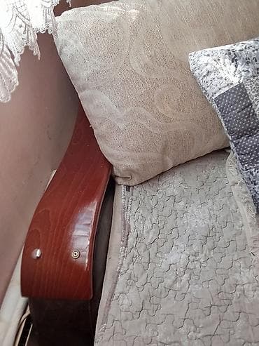 Trosed/sofa sa elegantnim talasastim naslonima i bočnim naslonima od na lalafo.rs — 3 Trosed/sofa sa elegantnim talasastim naslonima i bočnim naslonima od — 3