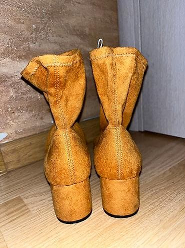 Cizme. Slabo nosene. Br 37. Udobne, za prelazno vreme na lalafo.rs — 2 Cizme. Slabo nosene. Br 37. Udobne, za prelazno vreme — 2