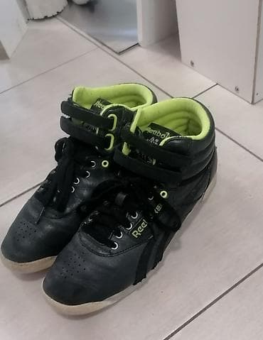 Kožne original reebok
br 39
nošene, bez oštećenja na lalafo.rs — 4 Kožne original reebok
br 39
nošene, bez oštećenja — 4