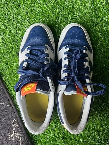 Nike Dunk Low – tamnoplavo/krem kombinacija - Model: Nike Dunk Low na lalafo.rs — 1 Nike Dunk Low – tamnoplavo/krem kombinacija - Model: Nike Dunk Low — 1