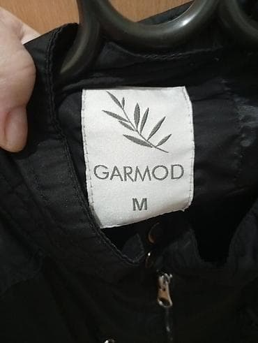 Crna ženska jakna GARMOD, veličina M. - Model sa kraćom kragnom na lalafo.rs — 2 Crna ženska jakna GARMOD, veličina M. - Model sa kraćom kragnom — 2