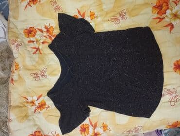 Sljokicasta majica M veličina ima elastina. Imam iste ovakve pantalone na lalafo.rs Sljokicasta majica M veličina ima elastina. Imam iste ovakve pantalone