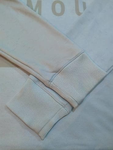 Under Armour ženski duks sa kapuljačom Vel. M Ovaj prelepi duks sa na lalafo.rs — 3 Under Armour ženski duks sa kapuljačom Vel. M Ovaj prelepi duks sa — 3